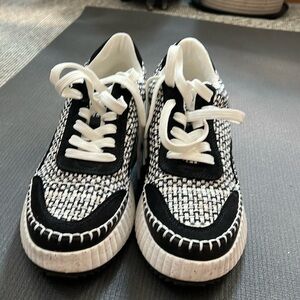 Dolce Vita Fay knock-off sneaker (universal Threads)